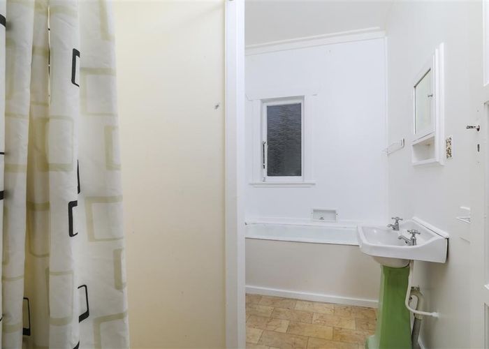  at 1B/268 Meola Rd, Point Chevalier, Auckland City, Auckland