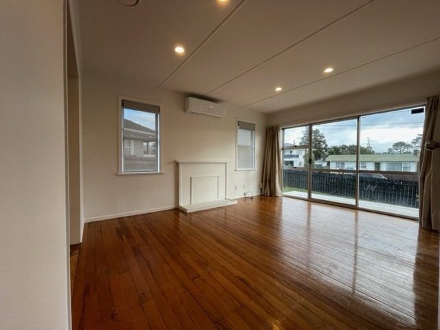  at 5 Glen Marine Parade, Glendene, Waitakere City, Auckland