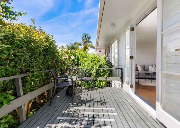  at 2/25 Margaret Place, Milford, North Shore City, Auckland