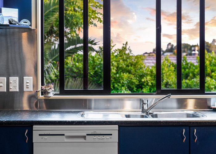  at 4 Tellin Close, Massey, Waitakere City, Auckland