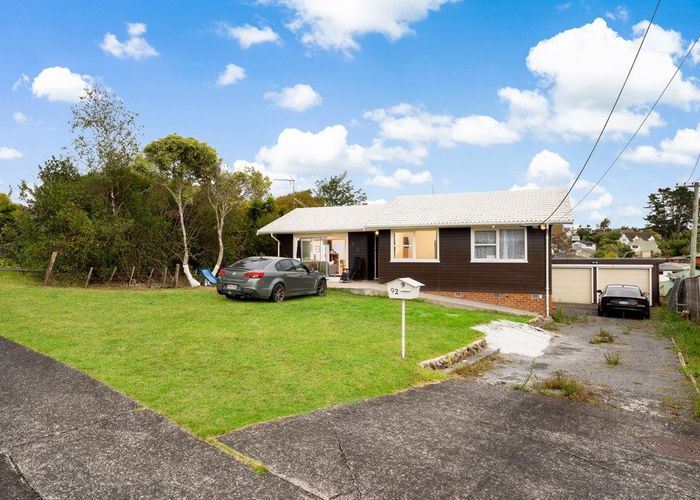  at 92 Colwill Road, Massey, Waitakere City, Auckland