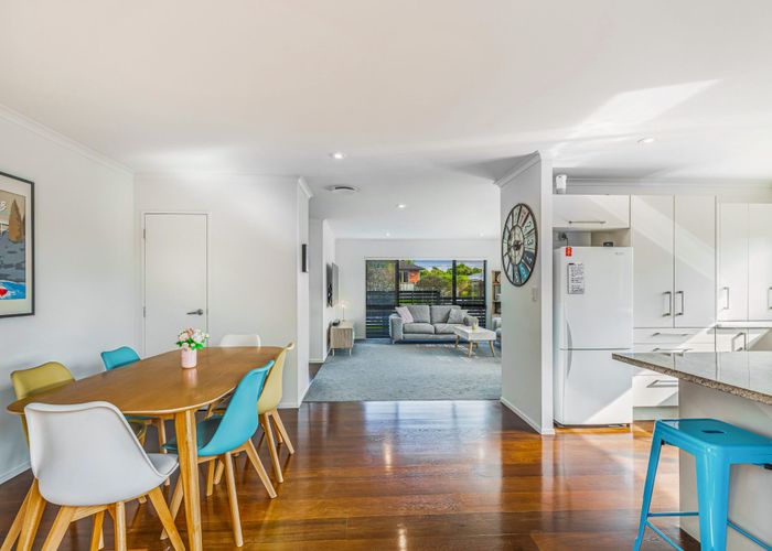  at 33 Taipari Road, Te Atatu Peninsula, Auckland