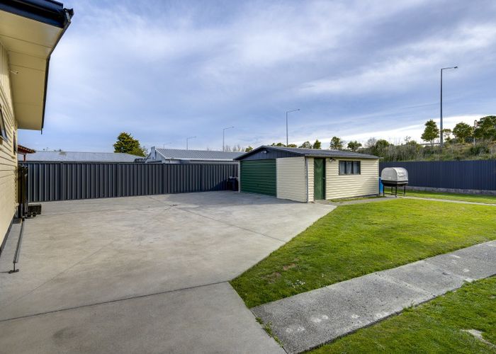  at 76 Clarence Cox Crescent, Pirimai, Napier