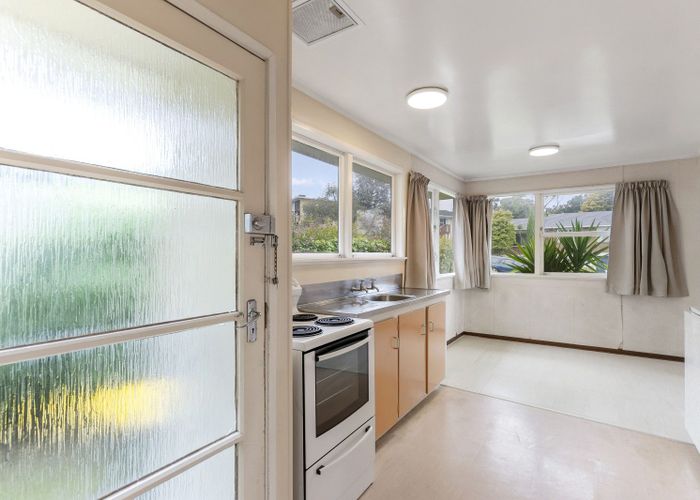  at 51 Easton Park Parade, Glenfield, North Shore City, Auckland
