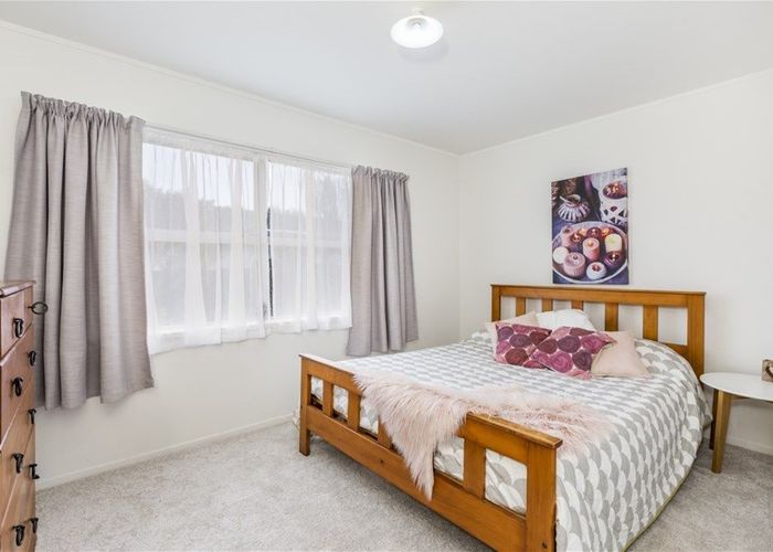  at 1/11 Mannering Pl, Hillcrest, North Shore City, Auckland