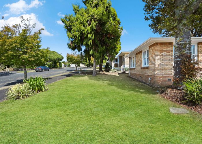  at 8 Clark Place, Hillcrest, Hamilton