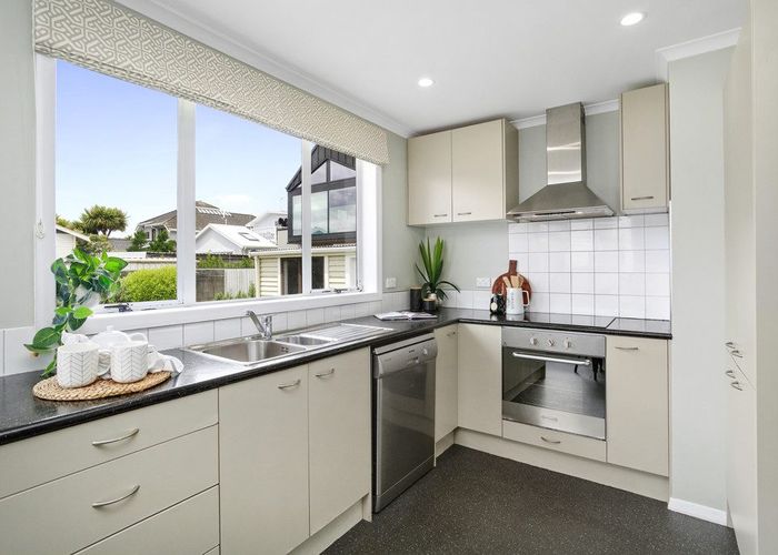  at 2 Collins Street, Petone, Lower Hutt