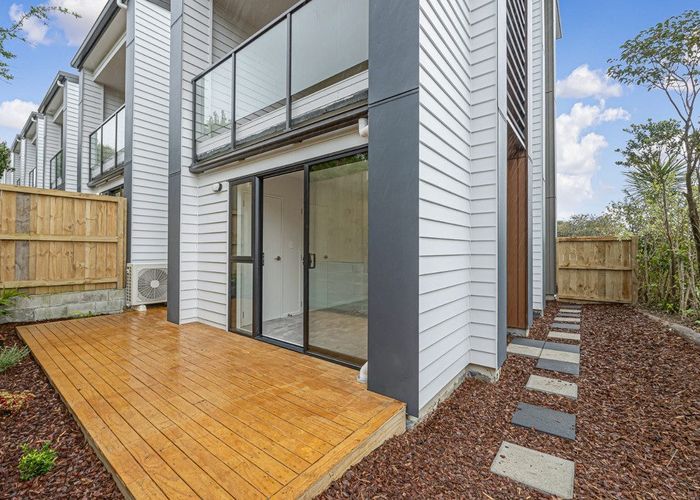  at 1/163 Edmonton Road, Te Atatu South, Auckland