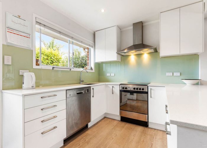  at 2/24 Walford Road, Point Chevalier, Auckland City, Auckland