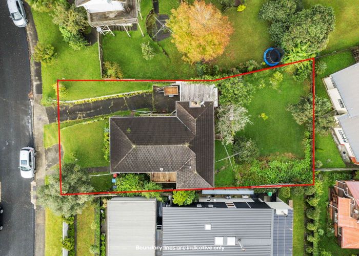  at 4 Noel Place, Mount Roskill, Auckland
