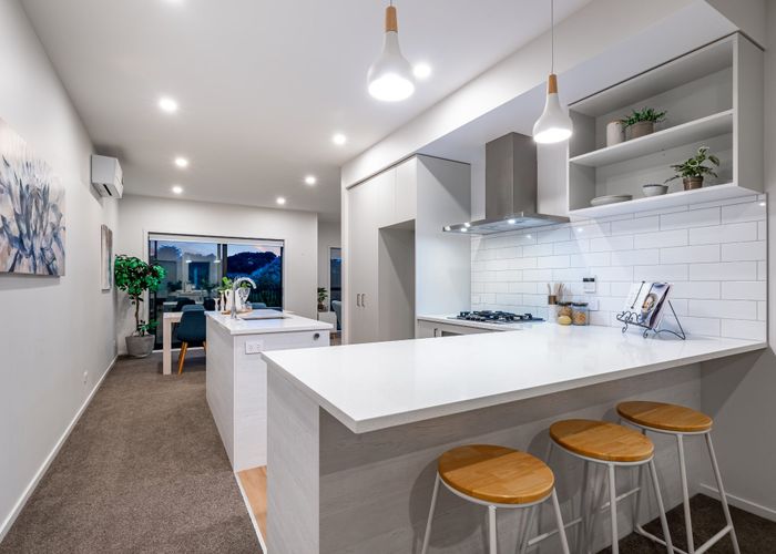  at 40 Koreke Close, Kenepuru, Porirua