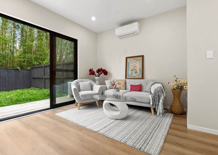  at 21 Don Oliver Lane, Glen Eden, Waitakere City, Auckland