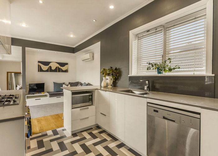  at 9 Cadman Avenue, Greenlane, Auckland