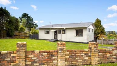  at 4 Forster Place, West Harbour, Auckland