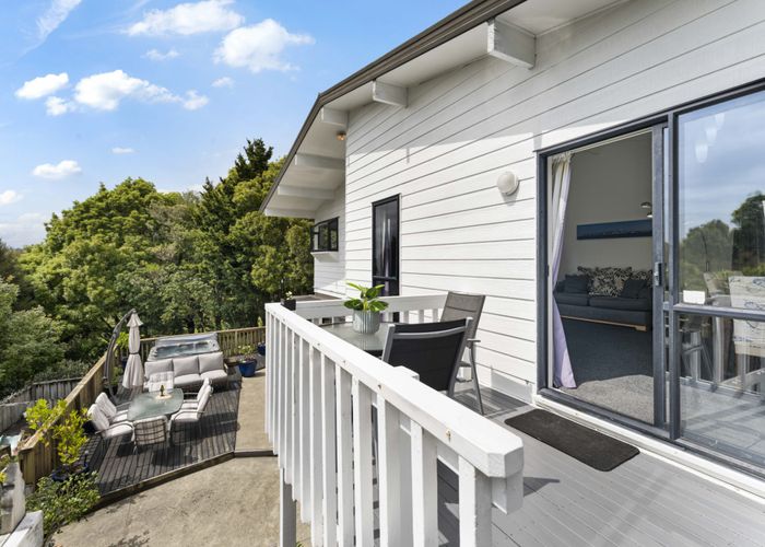  at 14 Coubray Place, Botany Downs, Auckland