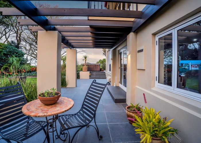  at 305 Mangorei Road, Merrilands, New Plymouth, Taranaki