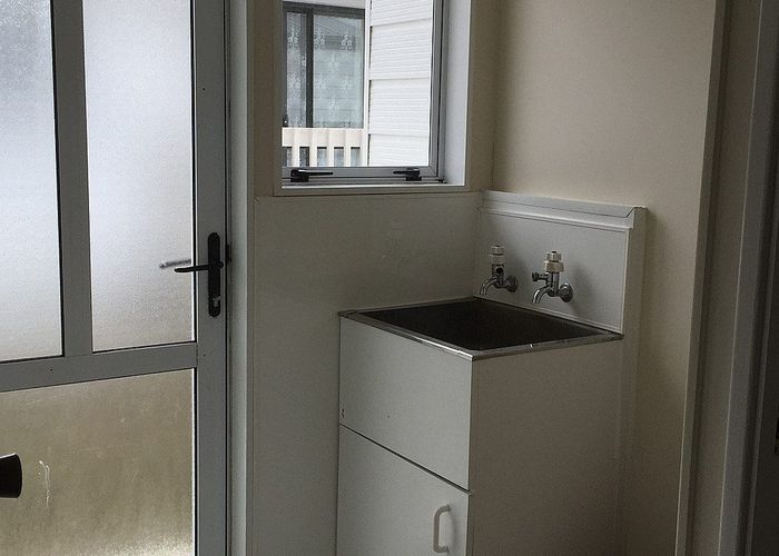  at 1/21 Oratu Place, Manurewa, Manukau City, Auckland