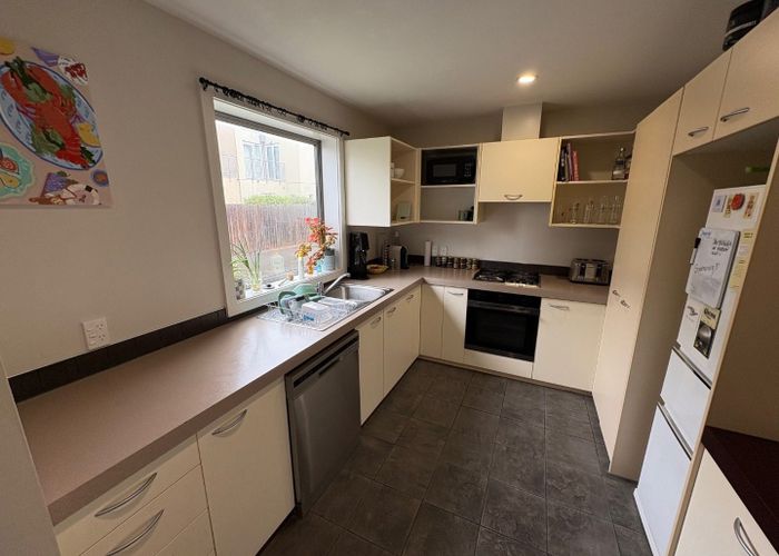  at 17 Whiteleigh Avenue, Addington, Christchurch City, Canterbury