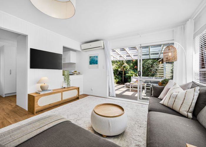  at 34 Simon Ellice Drive, Glenfield, North Shore City, Auckland