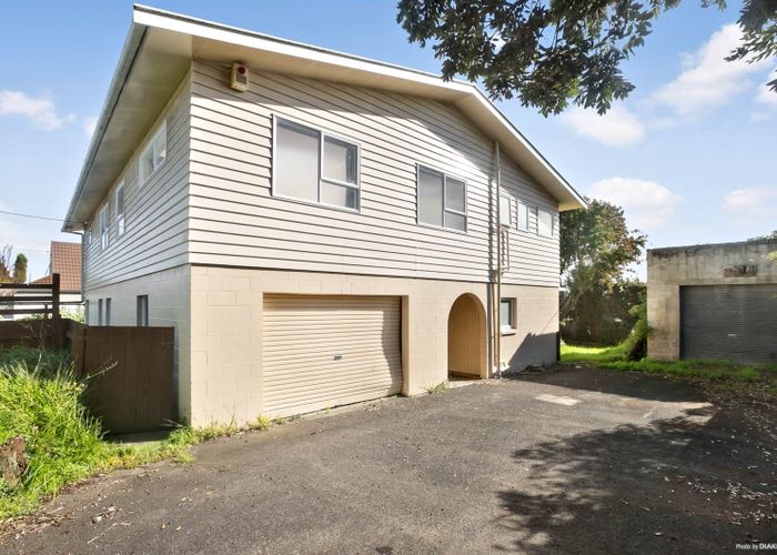  at 3 Corrella Road, Belmont, Auckland