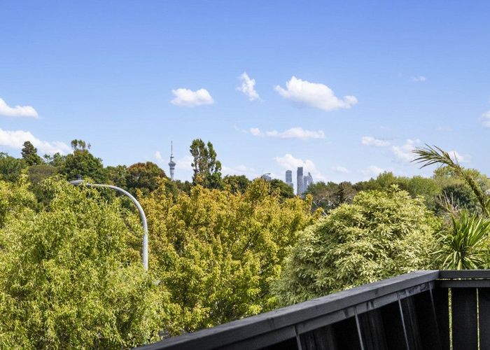  at 34B Ripon Crescent, Meadowbank, Auckland