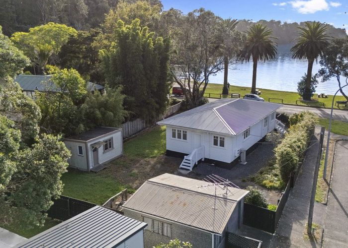  at 2 Western Road, Laingholm, Waitakere City, Auckland