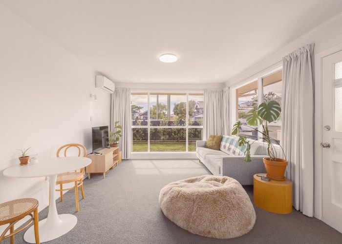  at 2/136 Pine Avenue, South New Brighton, Christchurch City, Canterbury