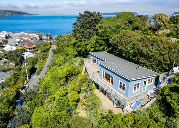  at 6 Gordon Road, Plimmerton, Porirua