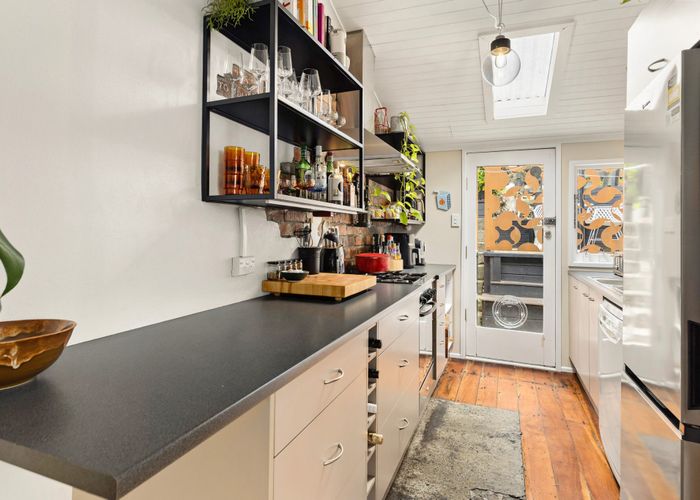  at 180 Sutherland Road, Lyall Bay, Wellington, Wellington