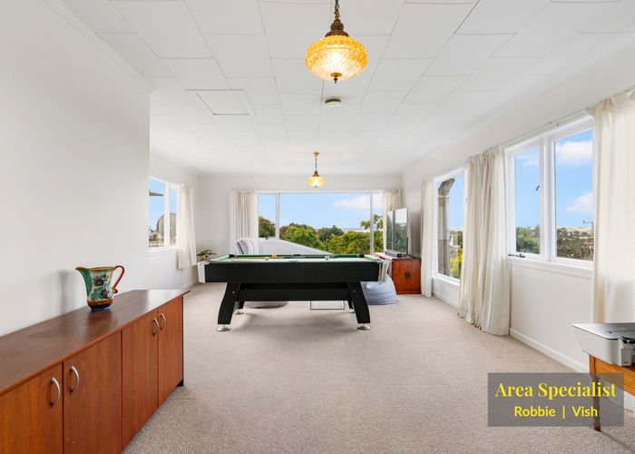  at 3 Eastglen Road, Glen Eden, Auckland