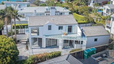  at 2/42 Churchill Road, Murrays Bay, Auckland