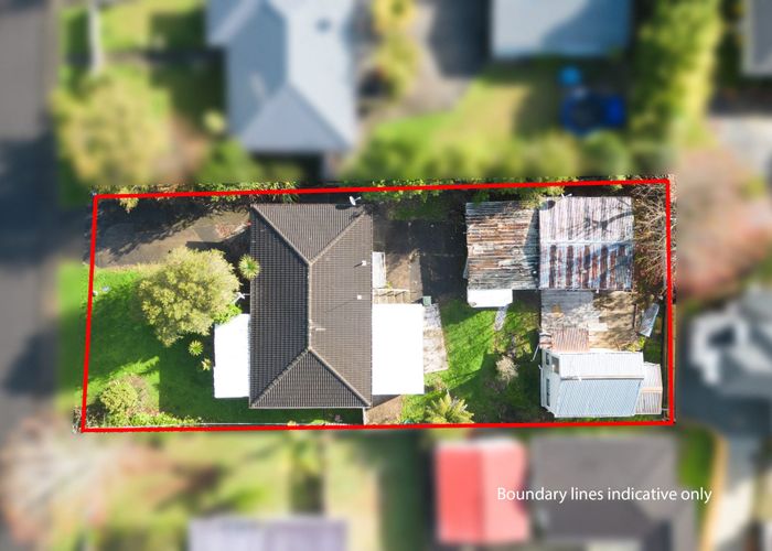 at 3 Pendlebury Street, Green Bay, Auckland