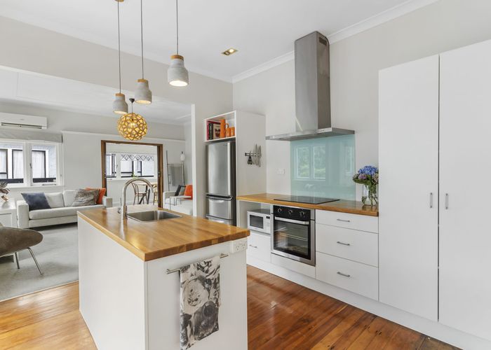  at 18 Fir Street, Waterview, Auckland