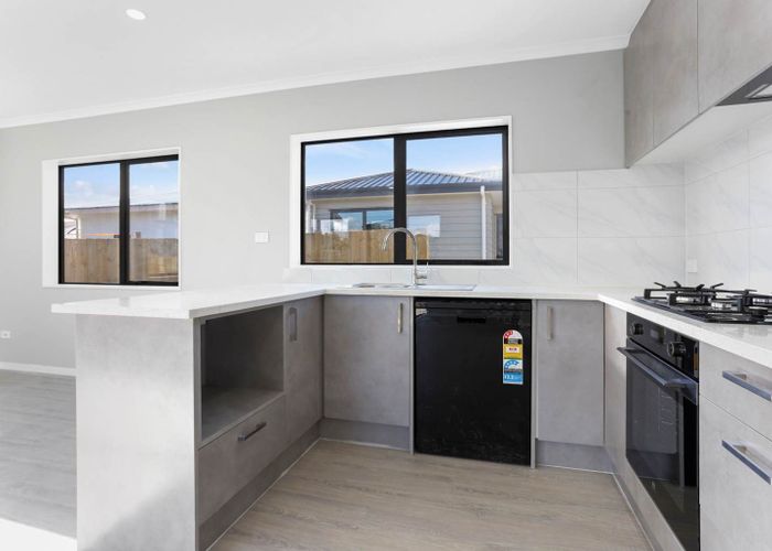  at 15b Crown Crescent, Otara, Manukau City, Auckland