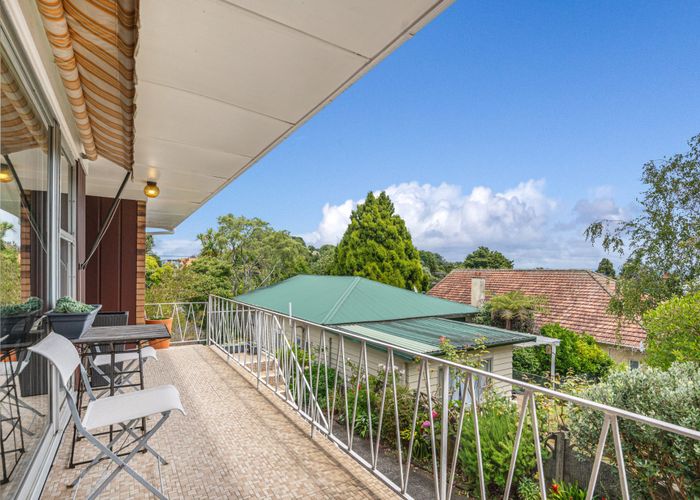  at 3/8 Rewa Road, Three Kings, Auckland