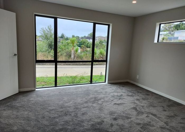  at 10 Springhill Lane, Sunnyvale, Auckland