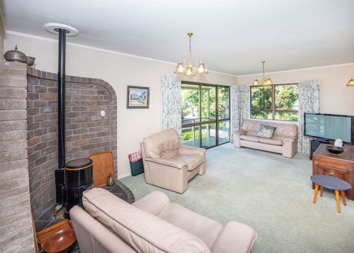  at 28 Gilbass Avenue, Hamilton Lake, Hamilton