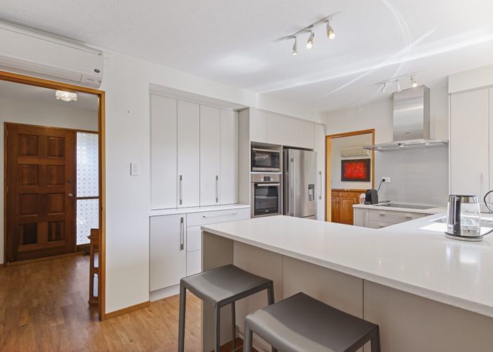  at 6 Thornhill Place, Sockburn, Christchurch City, Canterbury
