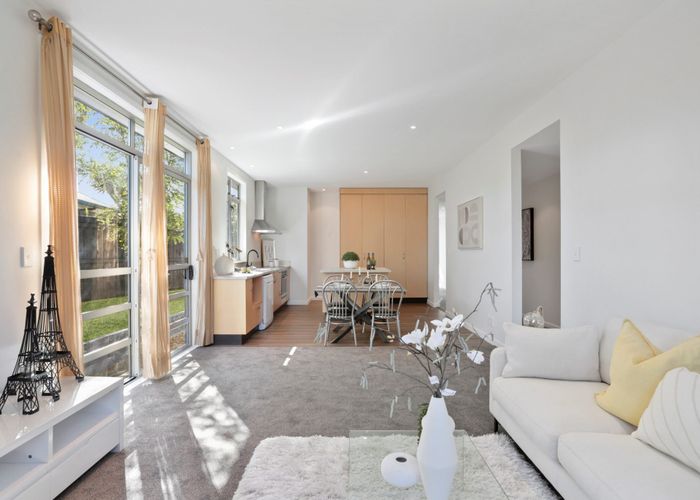  at 32C Arran Street, Avondale, Auckland