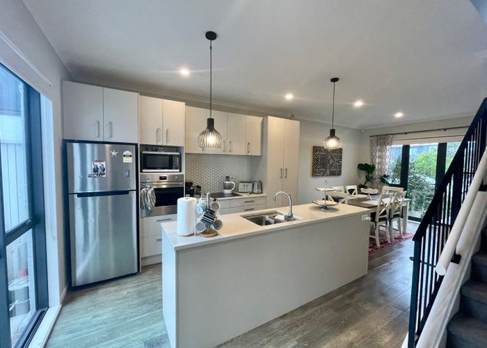  at 5 Komanawa LANE, Mount Wellington, Auckland