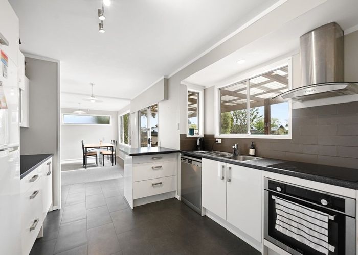  at 40 Raymond Street, Fairview Downs, Hamilton