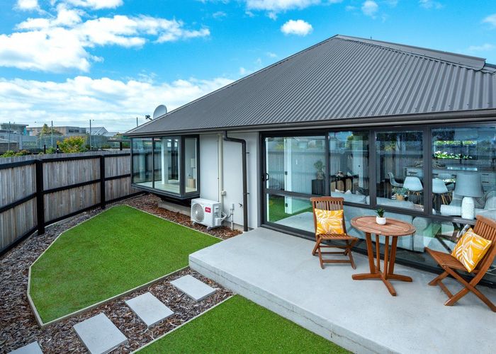  at 4/71B Main Road, Redcliffs, Christchurch