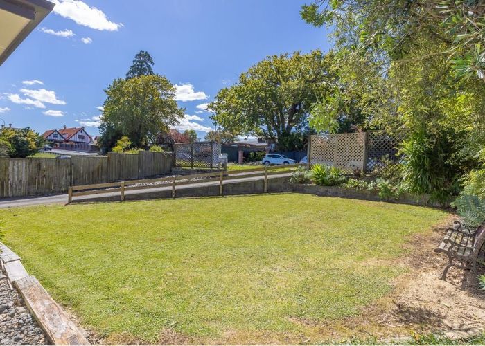  at 69 Lake Crescent, Hamilton Lake, Hamilton, Waikato