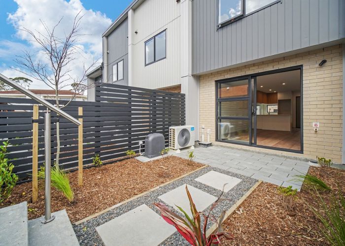  at 20 Hoopers Rd, Glen Eden, Waitakere City, Auckland