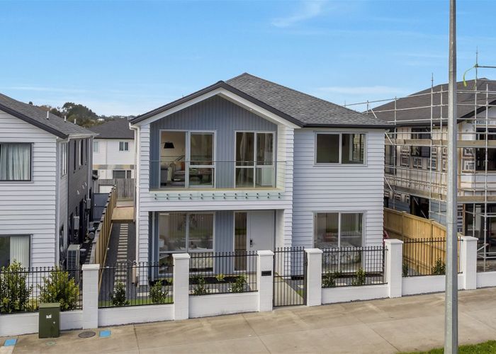  at 213C Murphys Road, Flat Bush, Auckland