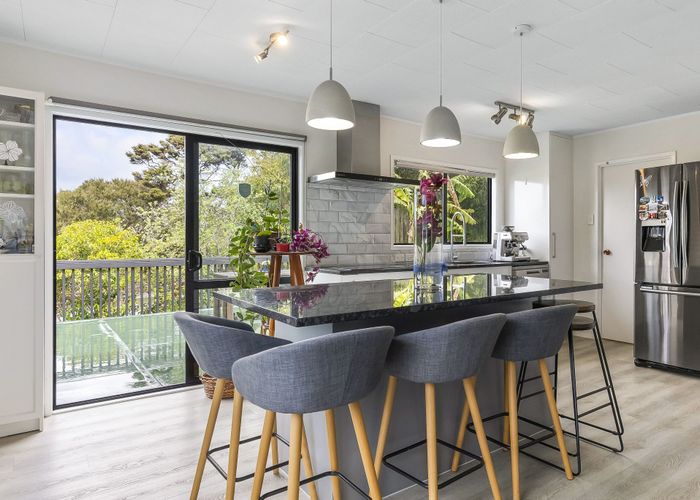  at 2/4 Kupari Place, Totara Vale, North Shore City, Auckland
