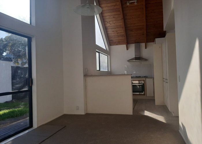  at 2/102A Marua Rd, Ellerslie, Auckland City, Auckland