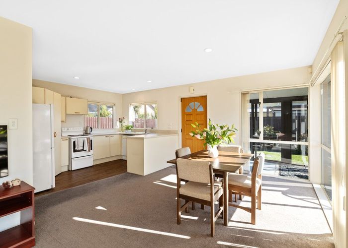  at 2/28 Hay Street, Bromley, Christchurch