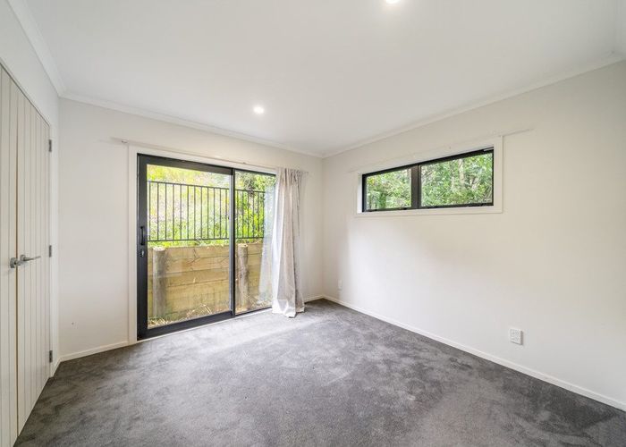 at 9 Lowry Heights, Stokes Valley, Lower Hutt, Wellington