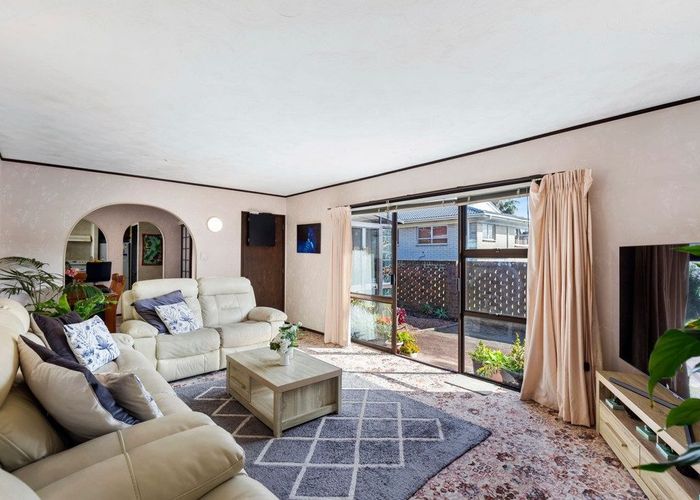  at 2/1307 Dominion road extention, Mount Roskill, Auckland City, Auckland